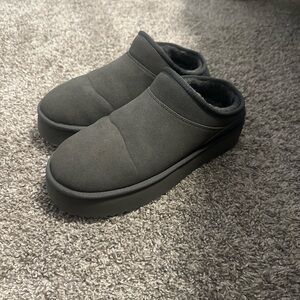 American Eagle Outfitters Men's Dark Gray Slip-On Loafers